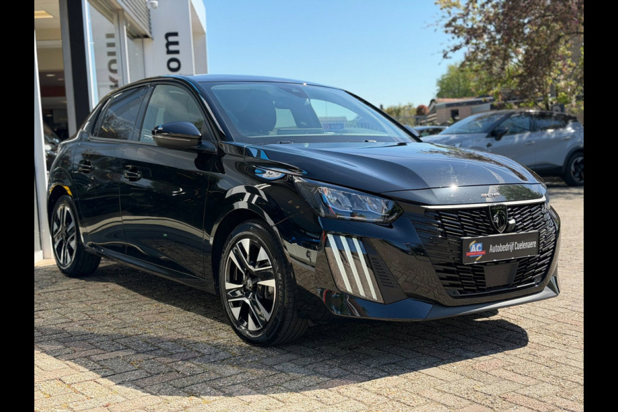 Peugeot 208 1.2 PureTech 100 Allure Navi / Camera V&A / Dodehoek / P-sensoren / APP connect