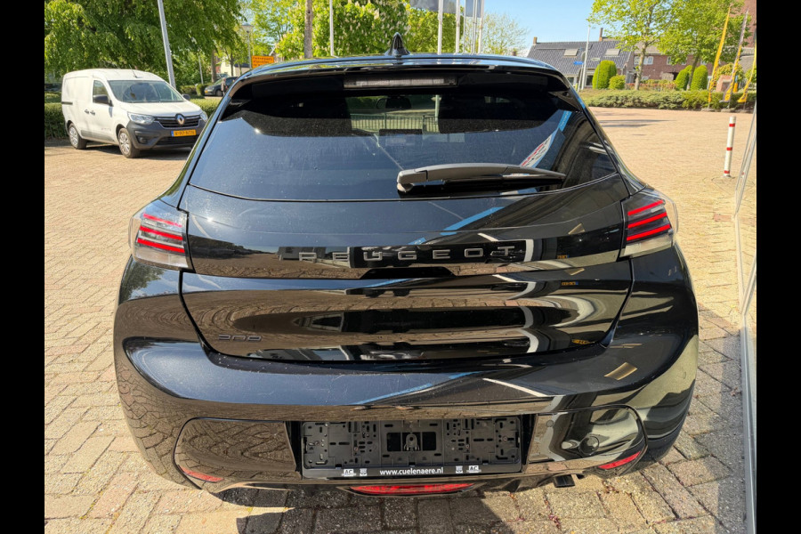 Peugeot 208 1.2 PureTech 100 Allure Navi / Camera V&A / Dodehoek / P-sensoren / APP connect