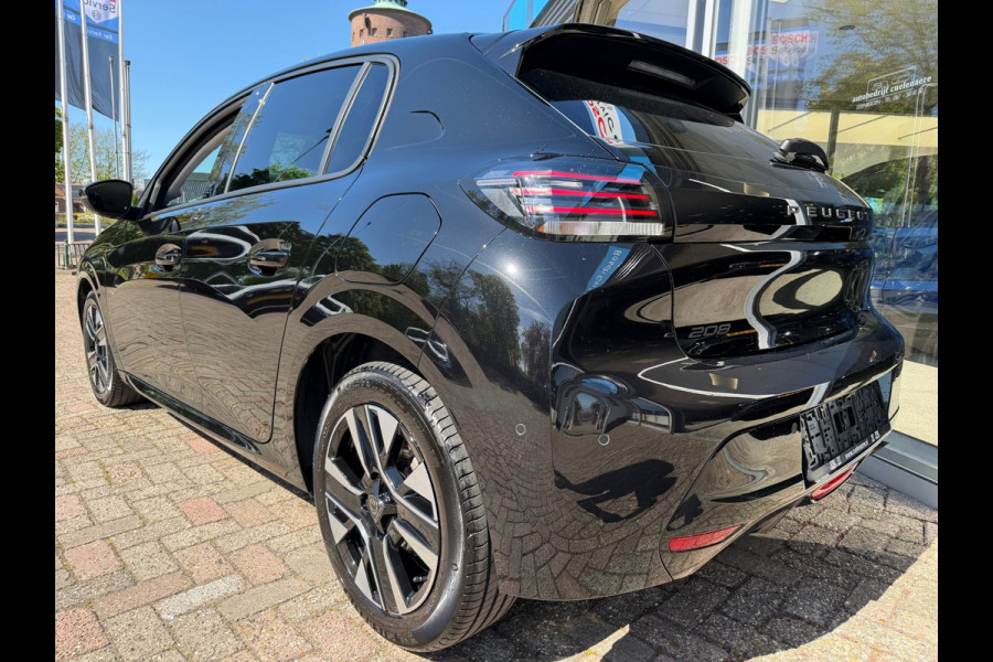 Peugeot 208 1.2 PureTech 100 Allure Navi / Camera V&A / Dodehoek / P-sensoren / APP connect