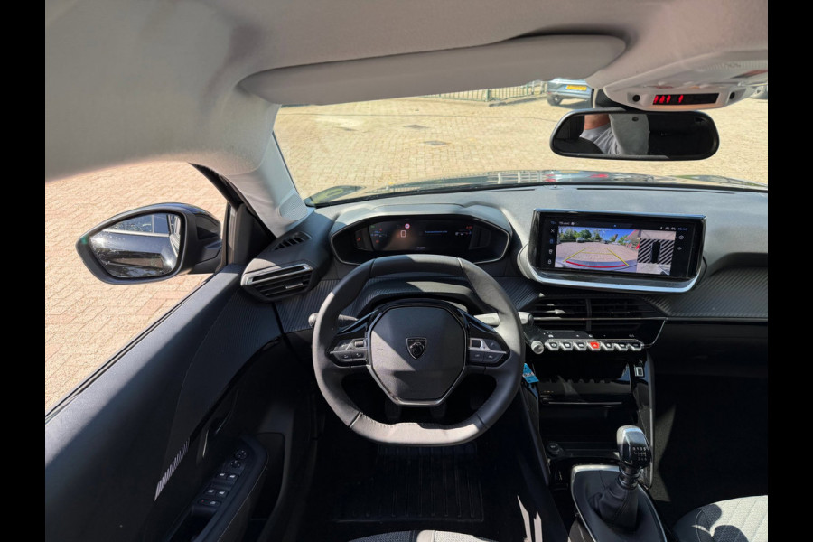 Peugeot 208 1.2 PureTech 100 Allure Navi / Camera V&A / Dodehoek / P-sensoren / APP connect