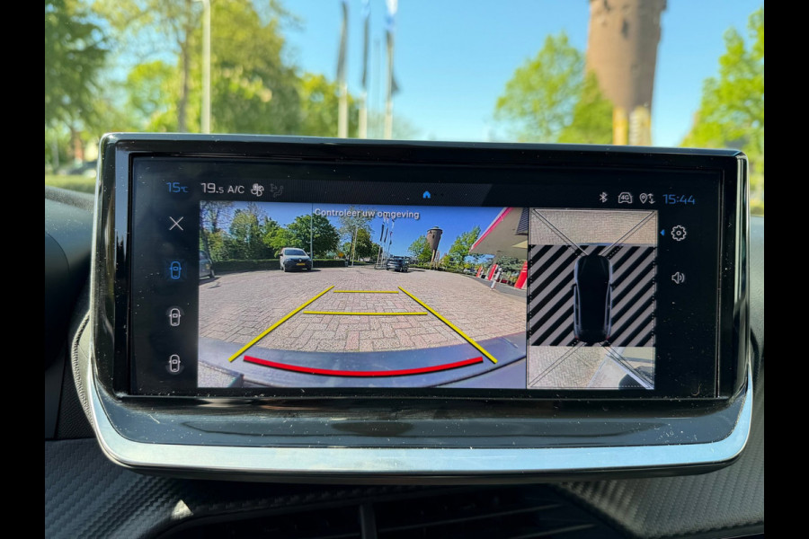 Peugeot 208 1.2 PureTech 100 Allure Navi / Camera V&A / Dodehoek / P-sensoren / APP connect