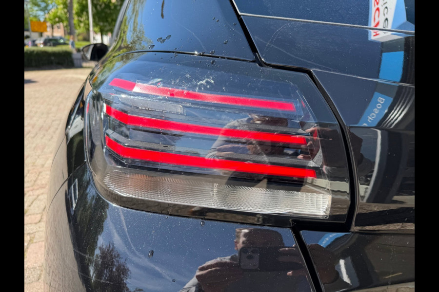 Peugeot 208 1.2 PureTech 100 Allure Navi / Camera V&A / Dodehoek / P-sensoren / APP connect