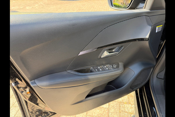 Peugeot 208 1.2 PureTech 100 Allure Navi / Camera V&A / Dodehoek / P-sensoren / APP connect