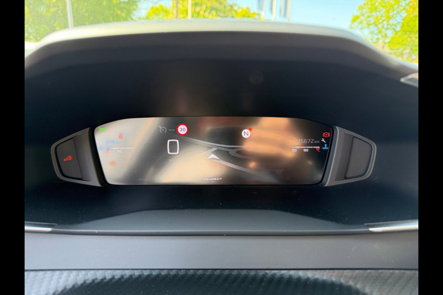 Peugeot 208 1.2 PureTech 100 Allure Navi / Camera V&A / Dodehoek / P-sensoren / APP connect