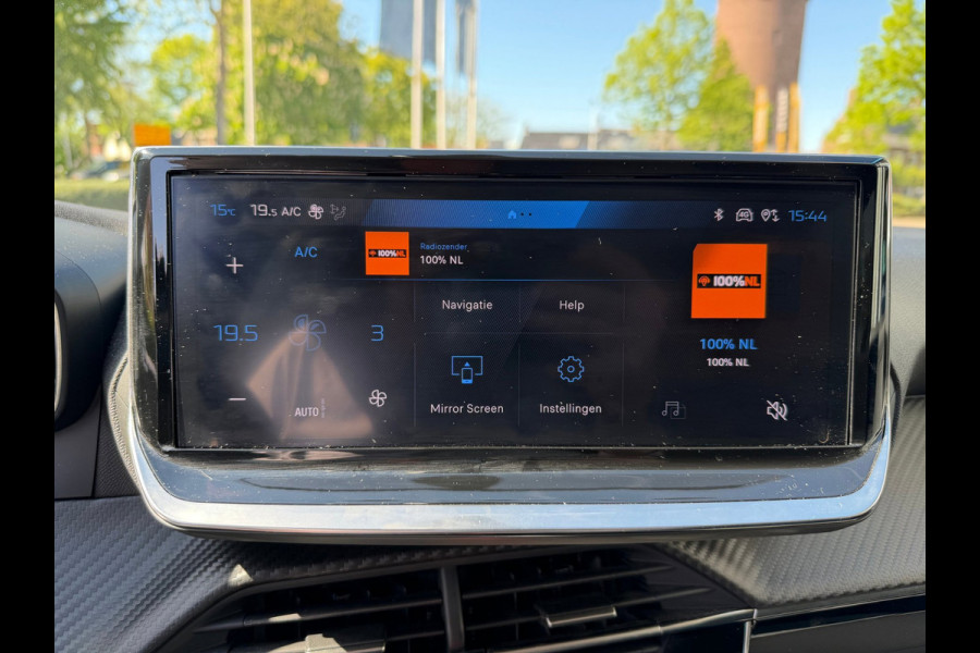 Peugeot 208 1.2 PureTech 100 Allure Navi / Camera V&A / Dodehoek / P-sensoren / APP connect