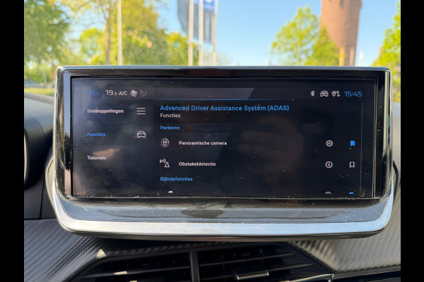 Peugeot 208 1.2 PureTech 100 Allure Navi / Camera V&A / Dodehoek / P-sensoren / APP connect