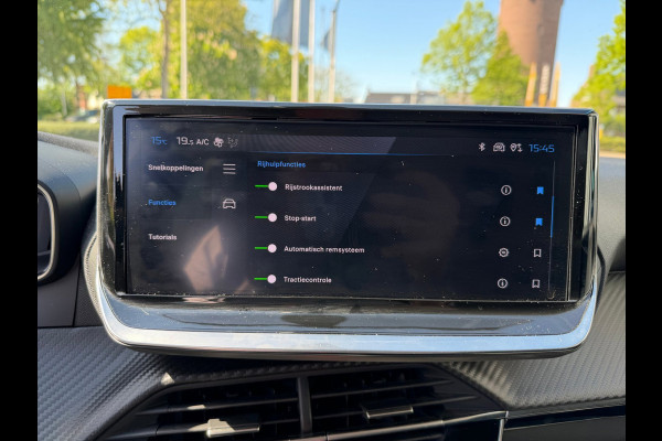 Peugeot 208 1.2 PureTech 100 Allure Navi / Camera V&A / Dodehoek / P-sensoren / APP connect