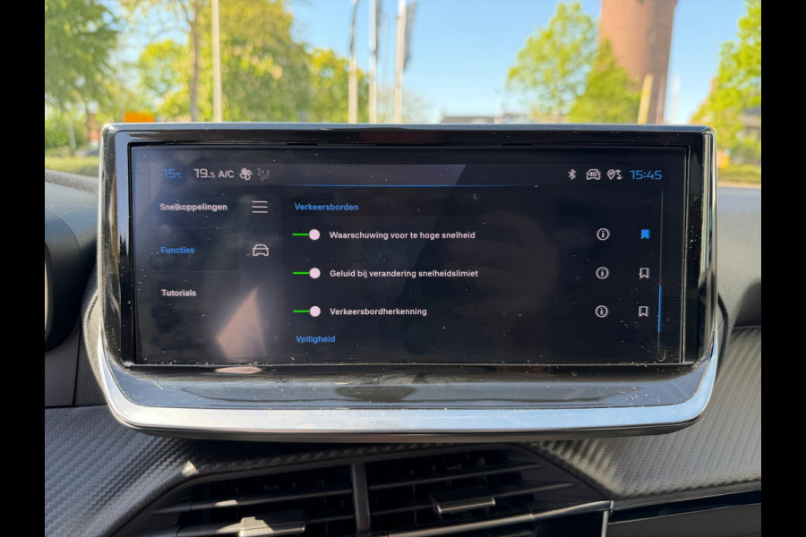 Peugeot 208 1.2 PureTech 100 Allure Navi / Camera V&A / Dodehoek / P-sensoren / APP connect