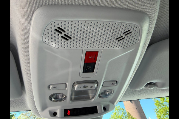 Peugeot 208 1.2 PureTech 100 Allure Navi / Camera V&A / Dodehoek / P-sensoren / APP connect