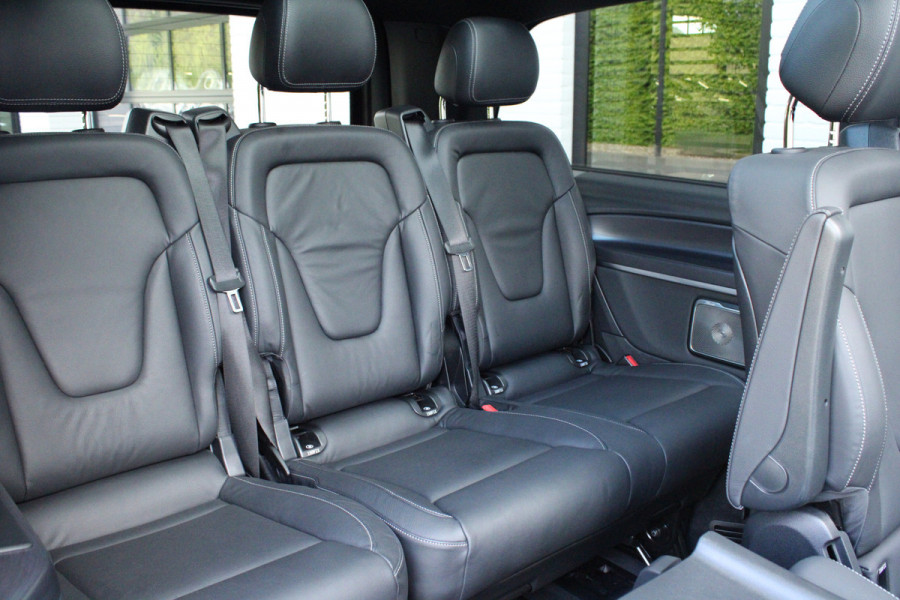 Mercedes-Benz Eqv 300 L2 / AMG / Panorama / 7-Persoons / Burmester / Electr Stoelen / Vol Opties / NIEUWSTAAT