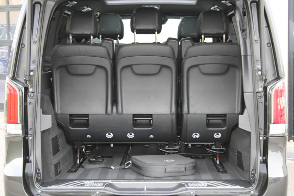 Mercedes-Benz Eqv 300 L2 / AMG / Panorama / 7-Persoons / Burmester / Electr Stoelen / Vol Opties / NIEUWSTAAT