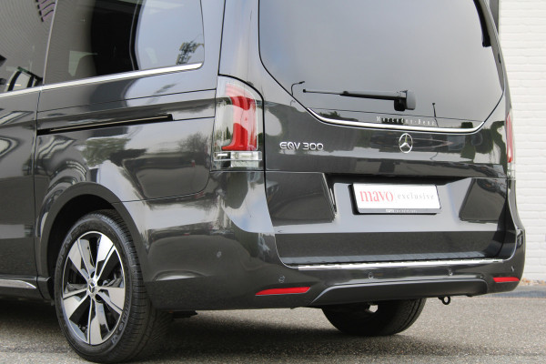 Mercedes-Benz Eqv 300 L2 / AMG / Panorama / 7-Persoons / Burmester / Electr Stoelen / Vol Opties / NIEUWSTAAT