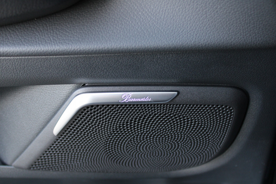 Mercedes-Benz Eqv 300 L2 / AMG / Panorama / 7-Persoons / Burmester / Electr Stoelen / Vol Opties / NIEUWSTAAT