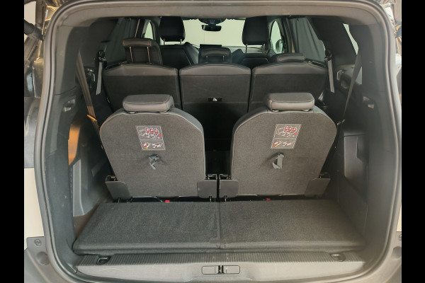 Peugeot 5008 1.2 PureTech Allure Pack Business 7 pers. uit 2023 Rijklaar + 12 maanden Bovag-garantie Henk Jongen Auto's in Helmond,  al 50 jaar service zoals 't hoort!