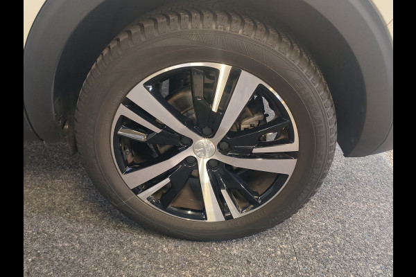 Peugeot 5008 1.2 PureTech Allure Pack Business 7 pers. uit 2023 Rijklaar + 12 maanden Bovag-garantie Henk Jongen Auto's in Helmond,  al 50 jaar service zoals 't hoort!