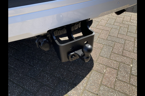 Toyota Land Cruiser 5-Pers 2.8 D-4D Professional 5p. 360° Leer Stoelverw+koel Trekhaak (3000kg)