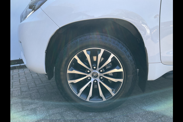 Toyota Land Cruiser 5-Pers 2.8 D-4D Professional 5p. 360° Leer Stoelverw+koel Trekhaak (3000kg)
