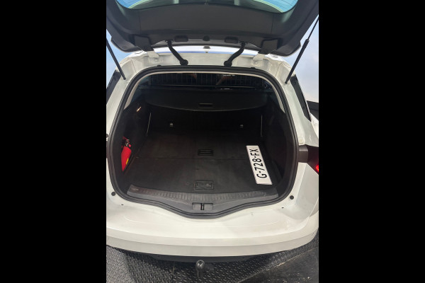 Renault Mégane Estate 1.3 TCe Limited Clima | Cruise | Navi | PDC | Trekhaak