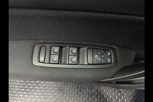 Renault Mégane Estate 1.3 TCe Limited Clima | Cruise | Navi | PDC | Trekhaak