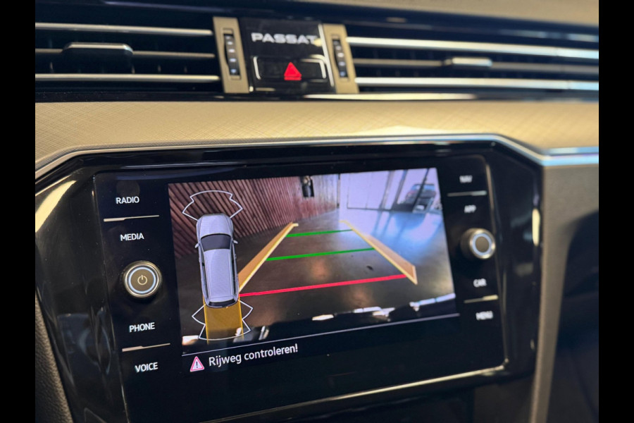 Volkswagen Passat Variant 1.4 TSI PHEV GTE Business / BTW / Pano / Camera / Keyless / Sfeerverlichting / Carplay / Gordijn