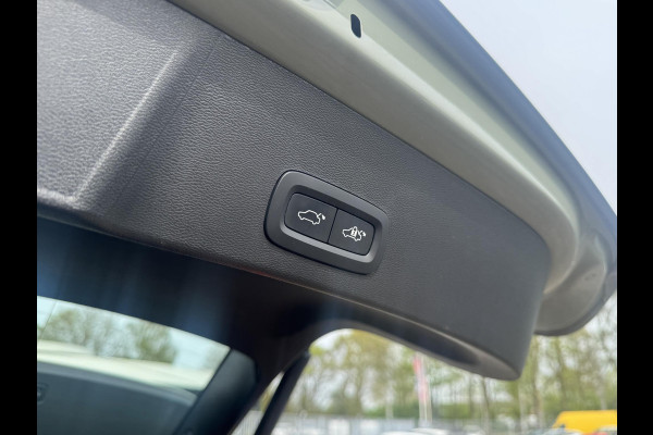 Volvo XC40 2.0 B3 Core | El.achterklep | 19 inch | Adaptive cruise | Prijs is rijklaar