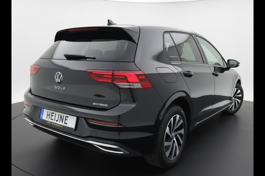 Volkswagen Golf eHybrid PHEV 204PK DSG STYLE CAMERA/NAVI/STUURVERW.