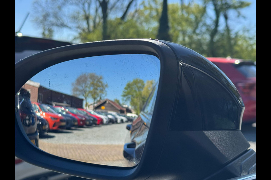 Volkswagen Golf eHybrid PHEV 204PK DSG STYLE CAMERA/NAVI/STUURVERW.