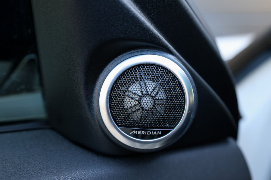 Land Rover Range Rover Evoque 1.5 P300e AWD SE | BTW | MERIDIAN | MEMORY | PANO | CAMERA | LEDER | CARPLAY | KEYLESS |