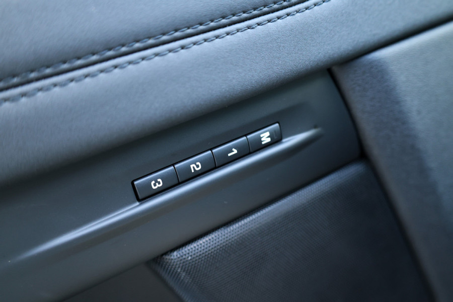 Land Rover Range Rover Evoque 1.5 P300e AWD SE | BTW | MERIDIAN | MEMORY | PANO | CAMERA | LEDER | CARPLAY | KEYLESS |