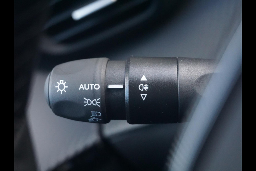 Peugeot 208 1.2 Hybrid 110 e-DCS6 Allure 360 camera