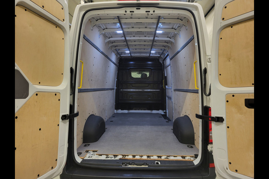 Volkswagen Crafter 2.0TDI 140pk L4/H3 3000kg Trekkracht Euro 6!
