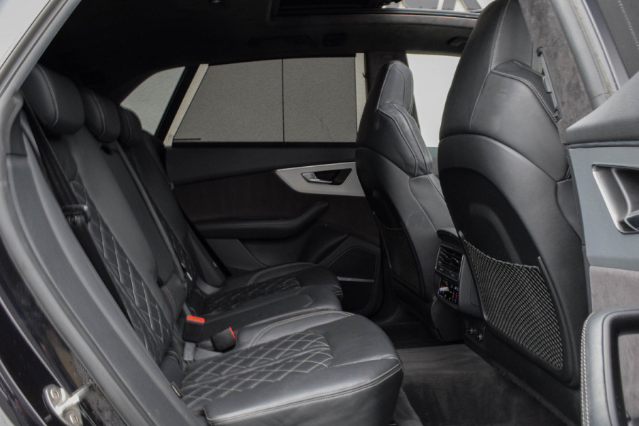 Audi Q8 55 TFSI Quattro / 2x S-line/ Luchtvering/ Standkachel/ Bang & Olufsen Sound System/ Panoramadak/ 250kW (340PK)