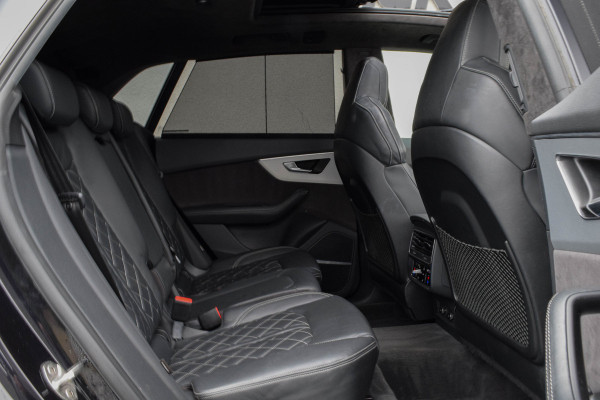 Audi Q8 55 TFSI Quattro / 2x S-line/ Luchtvering/ Standkachel/ Bang & Olufsen Sound System/ Panoramadak/ 250kW (340PK)