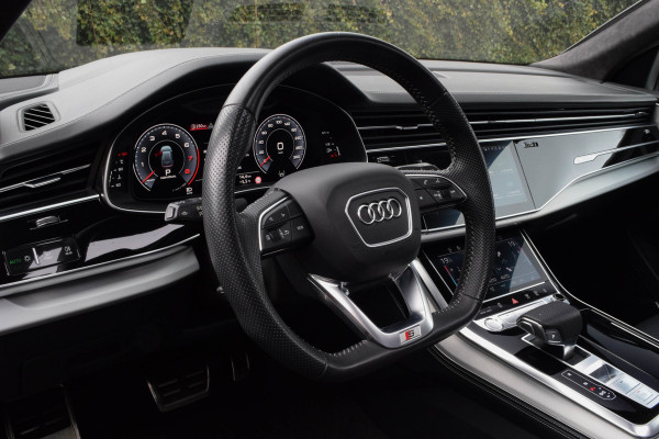 Audi Q8 55 TFSI Quattro / 2x S-line/ Luchtvering/ Standkachel/ Bang & Olufsen Sound System/ Panoramadak/ 250kW (340PK)