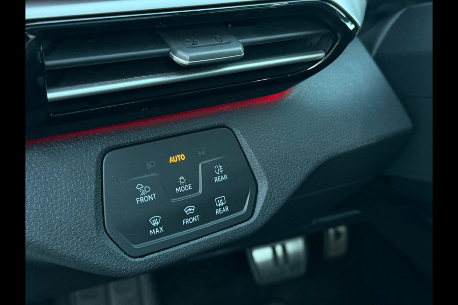 Volkswagen ID.4 Pro MAX 77 kWh, VOL OPTIES, panoramadak, soh 98 %, leder, el bedienbare trekhaak 21 inch, matrix led,, 360 camera