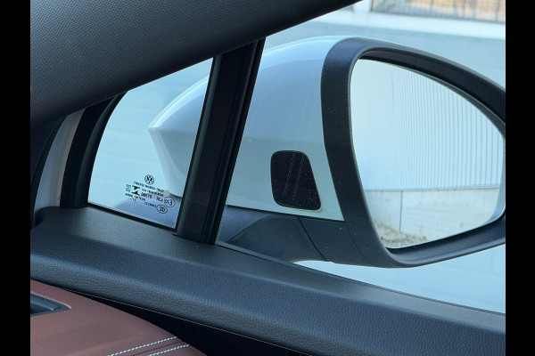 Volkswagen ID.4 Pro MAX 77 kWh, VOL OPTIES, panoramadak, soh 98 %, leder, el bedienbare trekhaak 21 inch, matrix led,, 360 camera