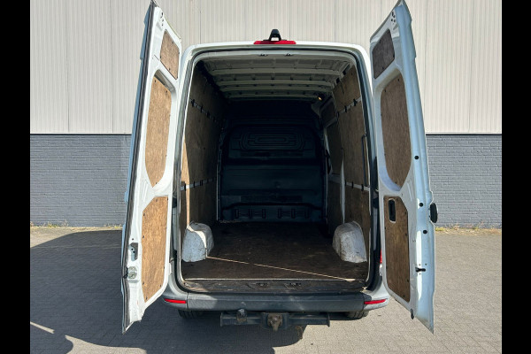 Mercedes-Benz Sprinter 314 2.2 CDI 143pk AUT-7 L2H2 EURO VI-D NAVI Camera ECC Keyless Bluetooth Navigatie-pakket Elektr.Spiegels+Verwarmd BlindSpot-Assist Regensensor Bordherkenning Trekhaak 3.500kg Trekvermogen Betonplex Wandbetimmerd