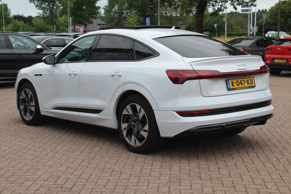 Audi e-tron Sportback 50 quattro S edition 71 kWh / Panoramadak / Camera / Luchtvering / 20'' / Leder&Alcantara / DAB / ACC / Navigatie / Stoelverwarming