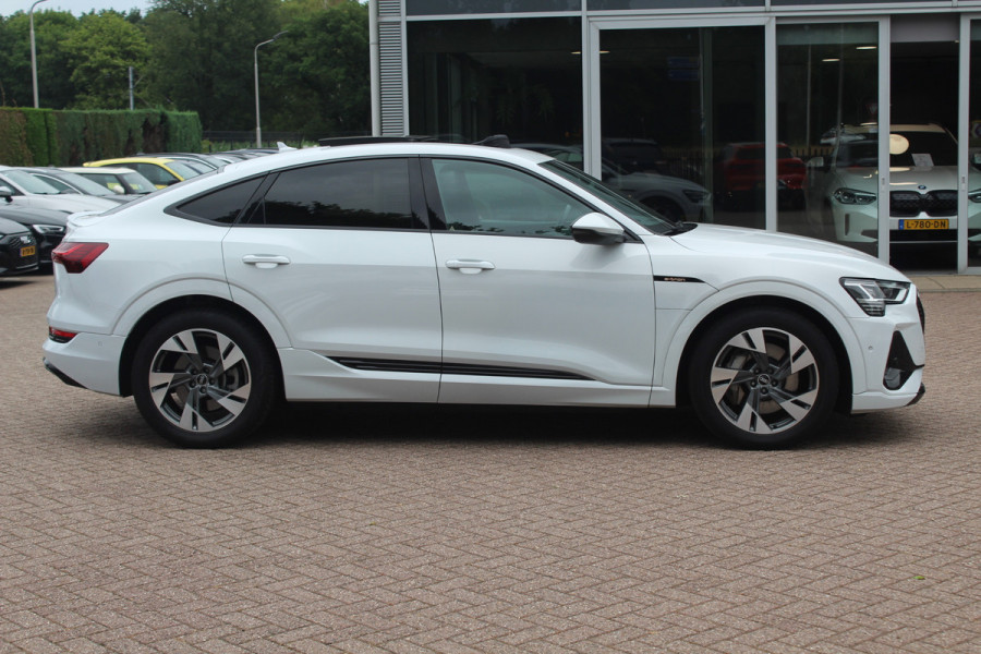 Audi e-tron Sportback 50 quattro S edition 71 kWh / Panoramadak / Camera / Luchtvering / 20'' / Leder&Alcantara / DAB / ACC / Navigatie / Stoelverwarming