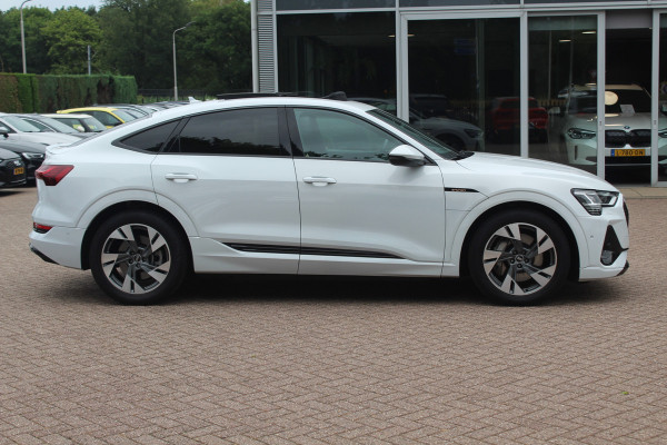 Audi e-tron Sportback 50 quattro S edition 71 kWh / Panoramadak / Camera / Luchtvering / 20'' / Leder&Alcantara / DAB / ACC / Navigatie / Stoelverwarming