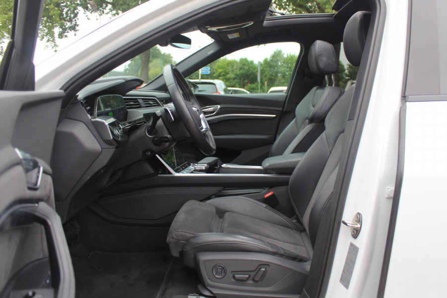 Audi e-tron Sportback 50 quattro S edition 71 kWh / Panoramadak / Camera / Luchtvering / 20'' / Leder&Alcantara / DAB / ACC / Navigatie / Stoelverwarming