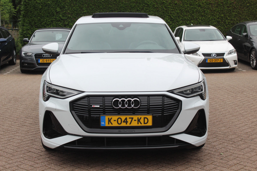 Audi e-tron Sportback 50 quattro S edition 71 kWh / Panoramadak / Camera / Luchtvering / 20'' / Leder&Alcantara / DAB / ACC / Navigatie / Stoelverwarming