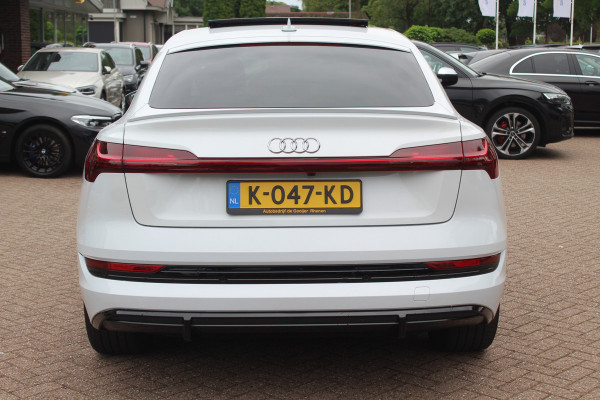 Audi e-tron Sportback 50 quattro S edition 71 kWh / Panoramadak / Camera / Luchtvering / 20'' / Leder&Alcantara / DAB / ACC / Navigatie / Stoelverwarming