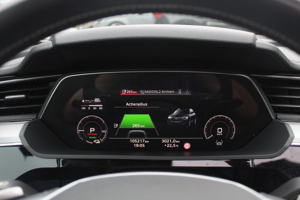 Audi e-tron Sportback 50 quattro S edition 71 kWh / Panoramadak / Camera / Luchtvering / 20'' / Leder&Alcantara / DAB / ACC / Navigatie / Stoelverwarming