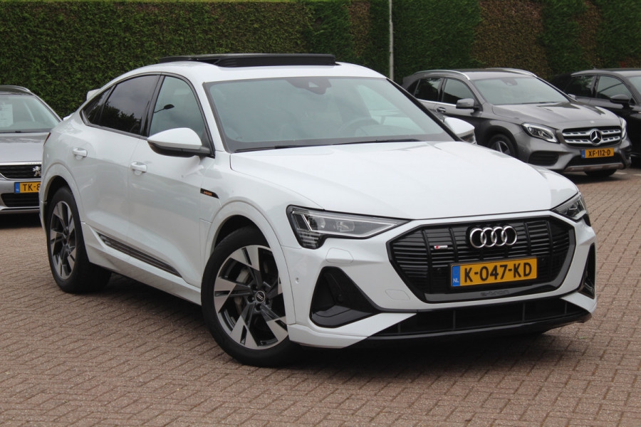 Audi e-tron Sportback 50 quattro S edition 71 kWh / Panoramadak / Camera / Luchtvering / 20'' / Leder&Alcantara / DAB / ACC / Navigatie / Stoelverwarming