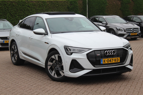 Audi e-tron Sportback 50 quattro S edition 71 kWh / Panoramadak / Camera / Luchtvering / 20'' / Leder&Alcantara / DAB / ACC / Navigatie / Stoelverwarming