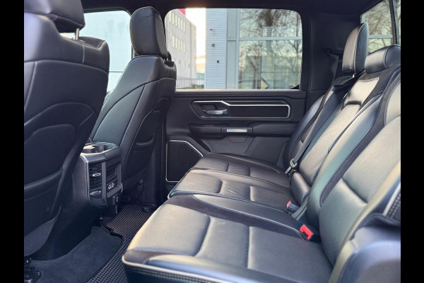 Dodge Ram Pick Up BJ2024 5.7 V8 4x4 Laramie Night Limited Pack 22inch / PANO / LPG / NL-AUTO