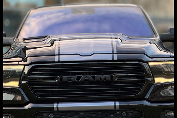 Dodge Ram Pick Up BJ2024 5.7 V8 4x4 Laramie Night Limited Pack 22inch / PANO / LPG / NL-AUTO