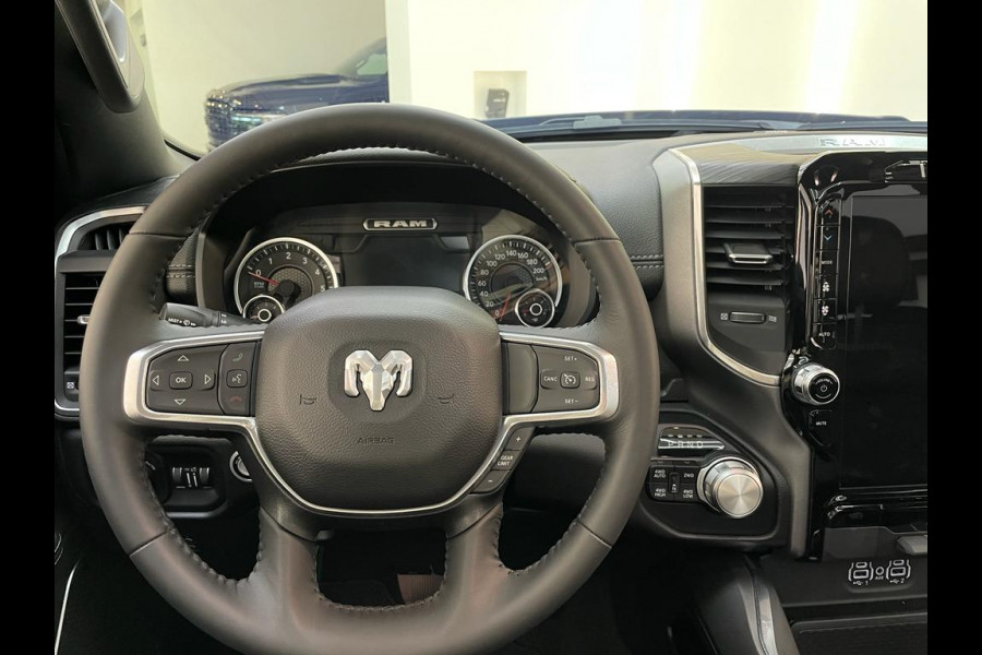 Dodge Ram Pick Up BJ2024 5.7 V8 4x4 Laramie Night Limited Pack 22inch / PANO / LPG / NL-AUTO