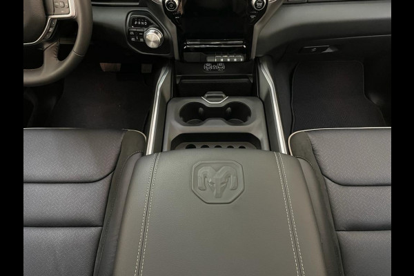 Dodge Ram Pick Up BJ2024 5.7 V8 4x4 Laramie Night Limited Pack 22inch / PANO / LPG / NL-AUTO